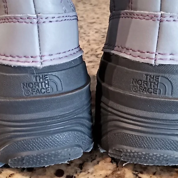 The North Face Girls Alpenglow IV Lace Insulated Waterproof Winter Boots. Size 1 - Picture 15 of 15